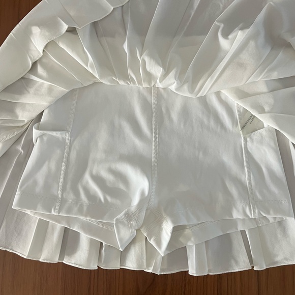 Aritzia TNA Pleated Mini Tennis Skirt - Picture 5 of 8